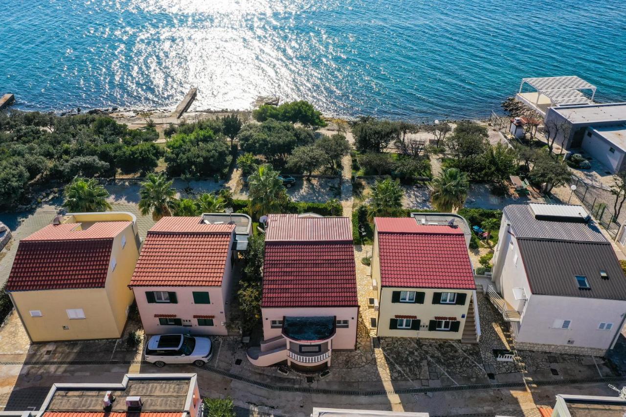 Apartments Malic Petrcane Exterior photo