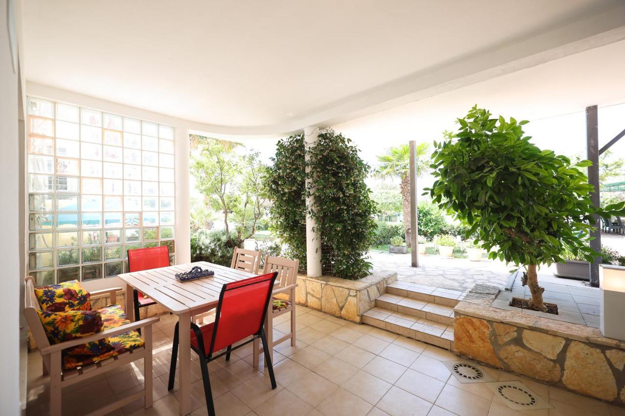 Apartments Malic Petrcane Exterior photo